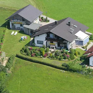 Und Holzapfel Apartment